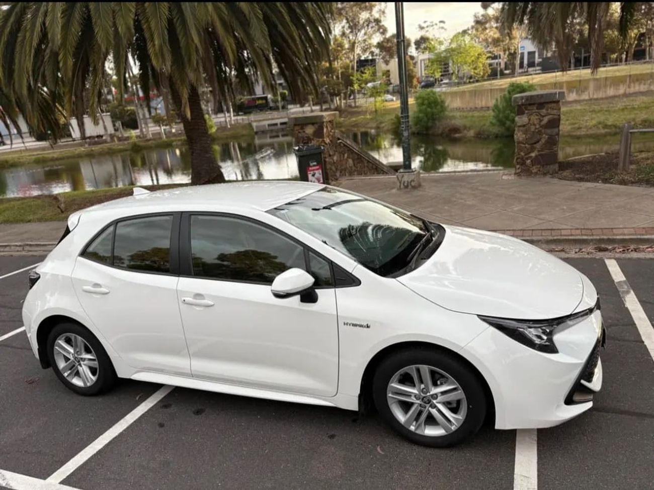 تويوتا كورولا HATCHBACK HYBRID 1.8 PETROL