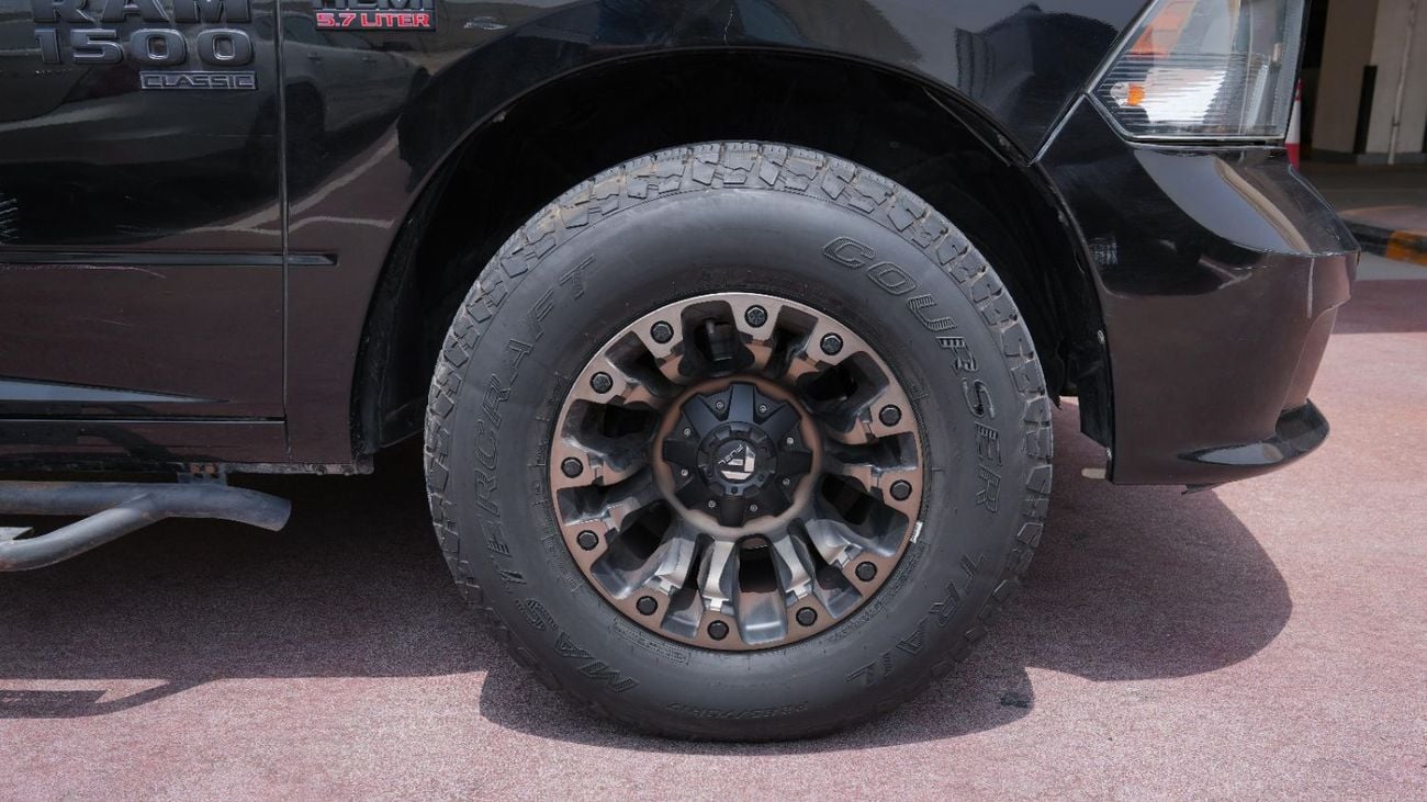دودج RAM Dodge Ram 1500 SLT