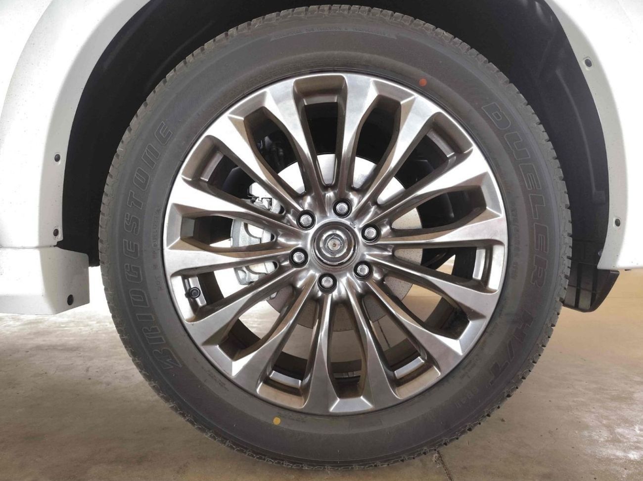 Nissan Armada NISSAN ARMADA PLATINUM V8 5.6L (400HP)