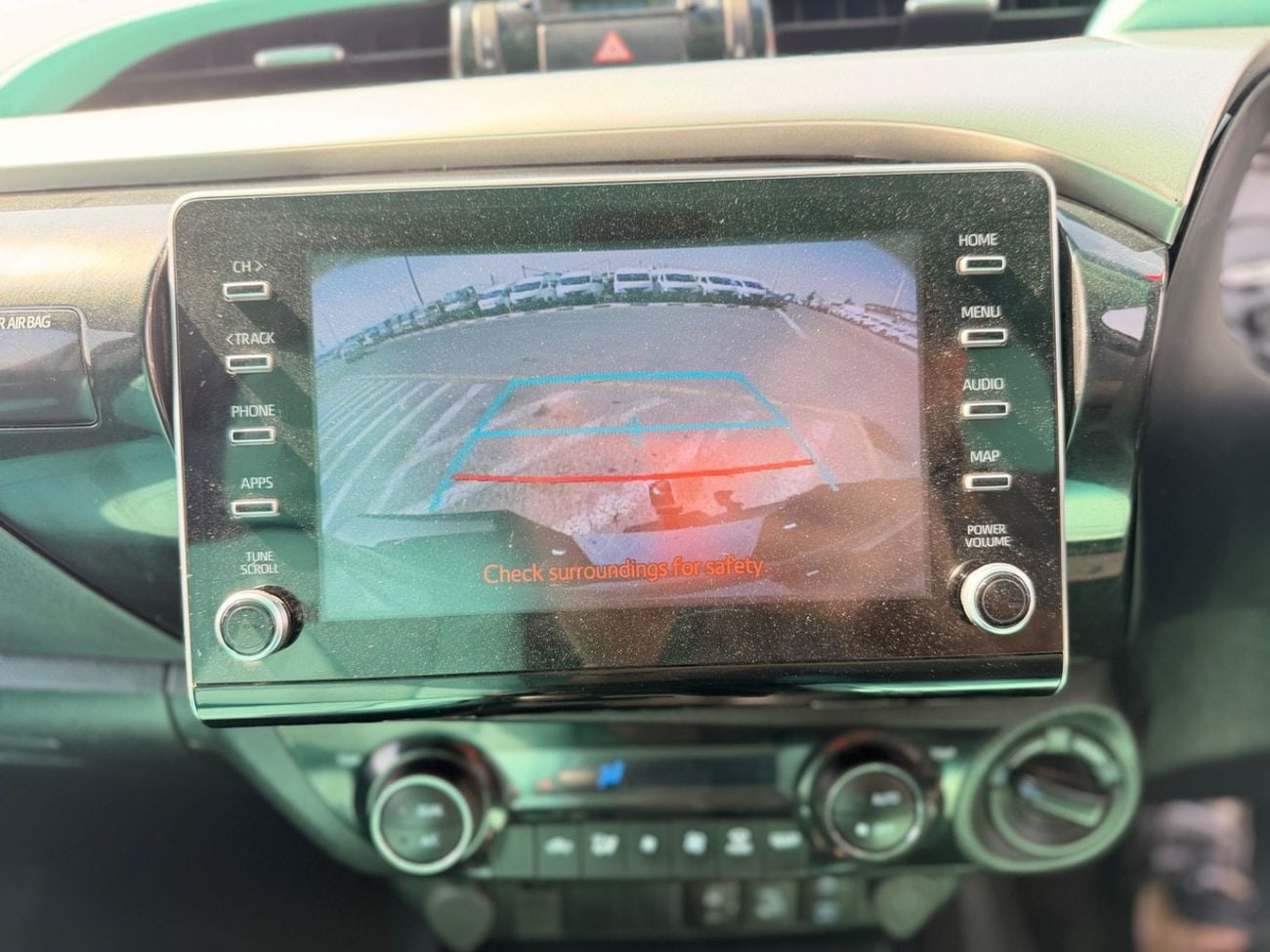 تويوتا هيلوكس GLX 2.7L Double Cab Utility 4WD A/T