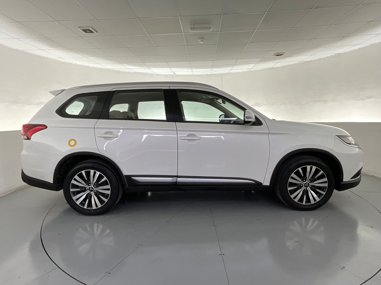 Mitsubishi Outlander GLX Midline | 1 year free warranty | 0 Down Payment