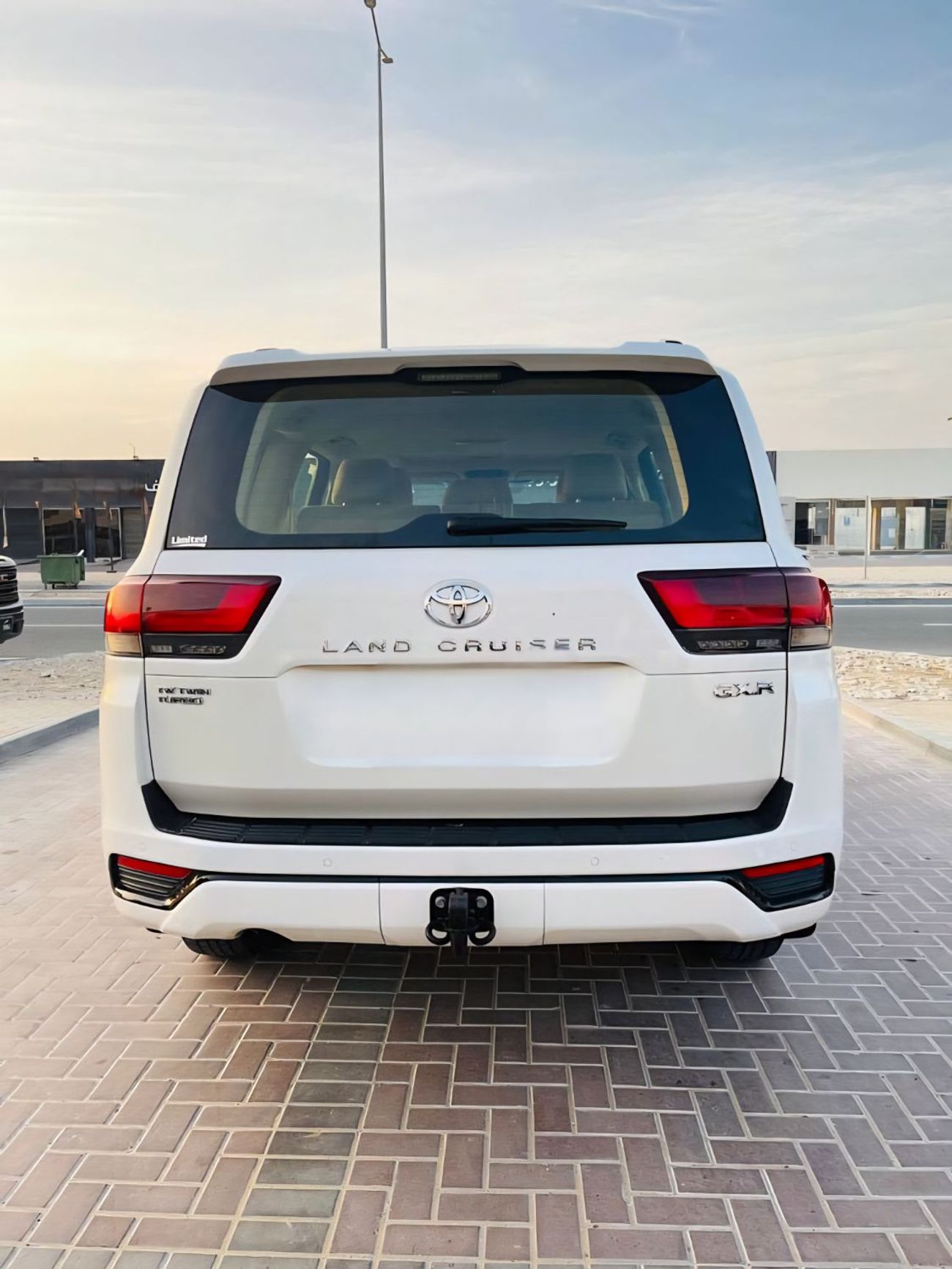 تويوتا لاند كروزر GXR 3.3L LHD DIESEL AUTOMATIC 4WD 6-CYLINDERS 7 SEATS 5 FOORS