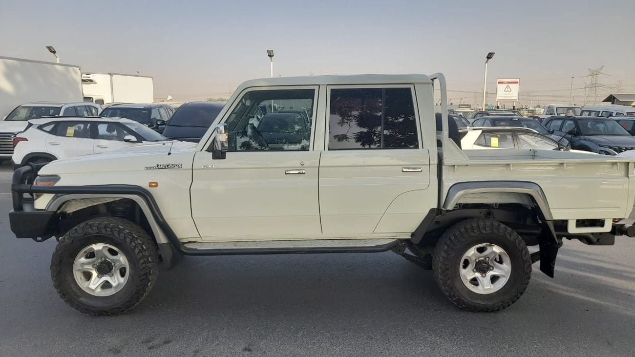 Toyota Land Cruiser Pick Up Pick up dual cab 4.5 V8 1VD diesel manual low kms Right-Hand drive