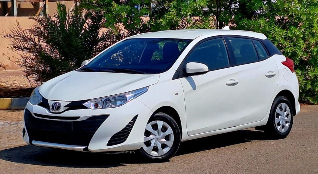 Toyota Yaris Mid 1.3L hatchback 492-MONTHLY | GCC | CRUISE | CAMERA | GPS | ACCIDENT FREE