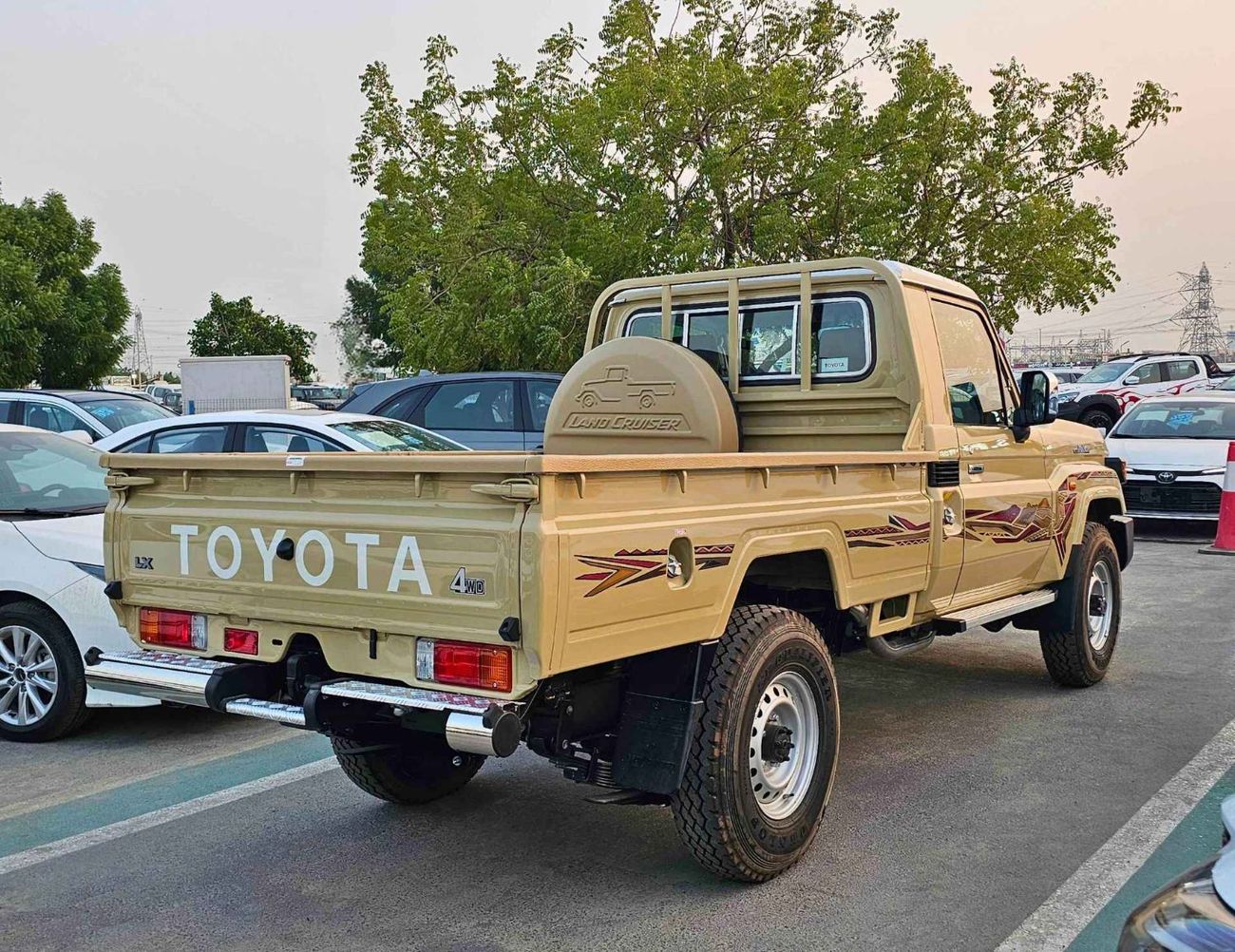 Toyota Land Cruiser Pick Up LC79 / SINGLE CABIN / 2.8L V4 DIESEL / DVD / REAR CAMERA / DIFF LOCK / FULL OPTION (CODE # SCDTMF)