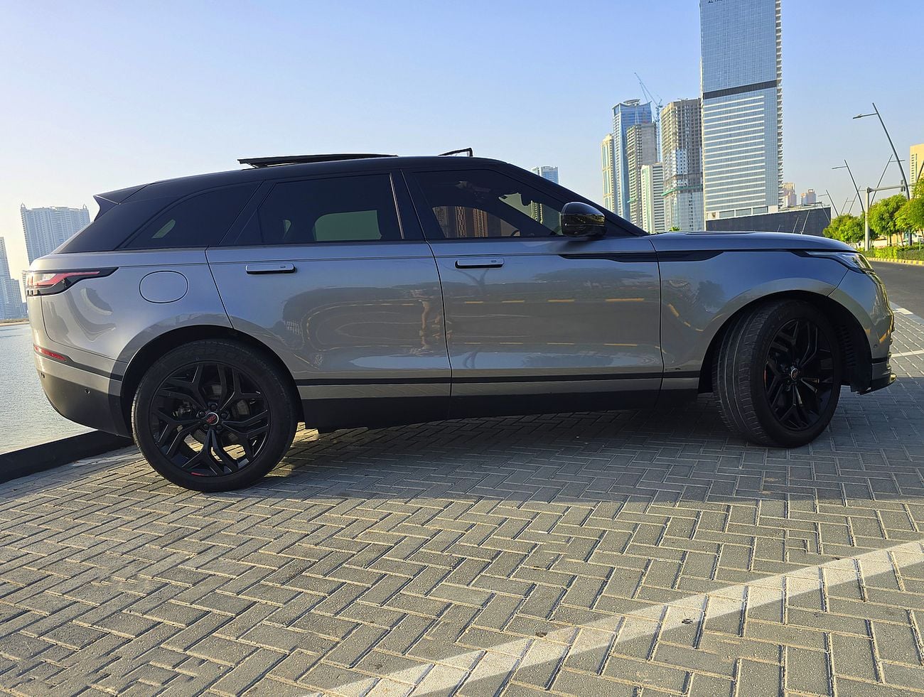 Land Rover Range Rover Velar R-DYNAMIC