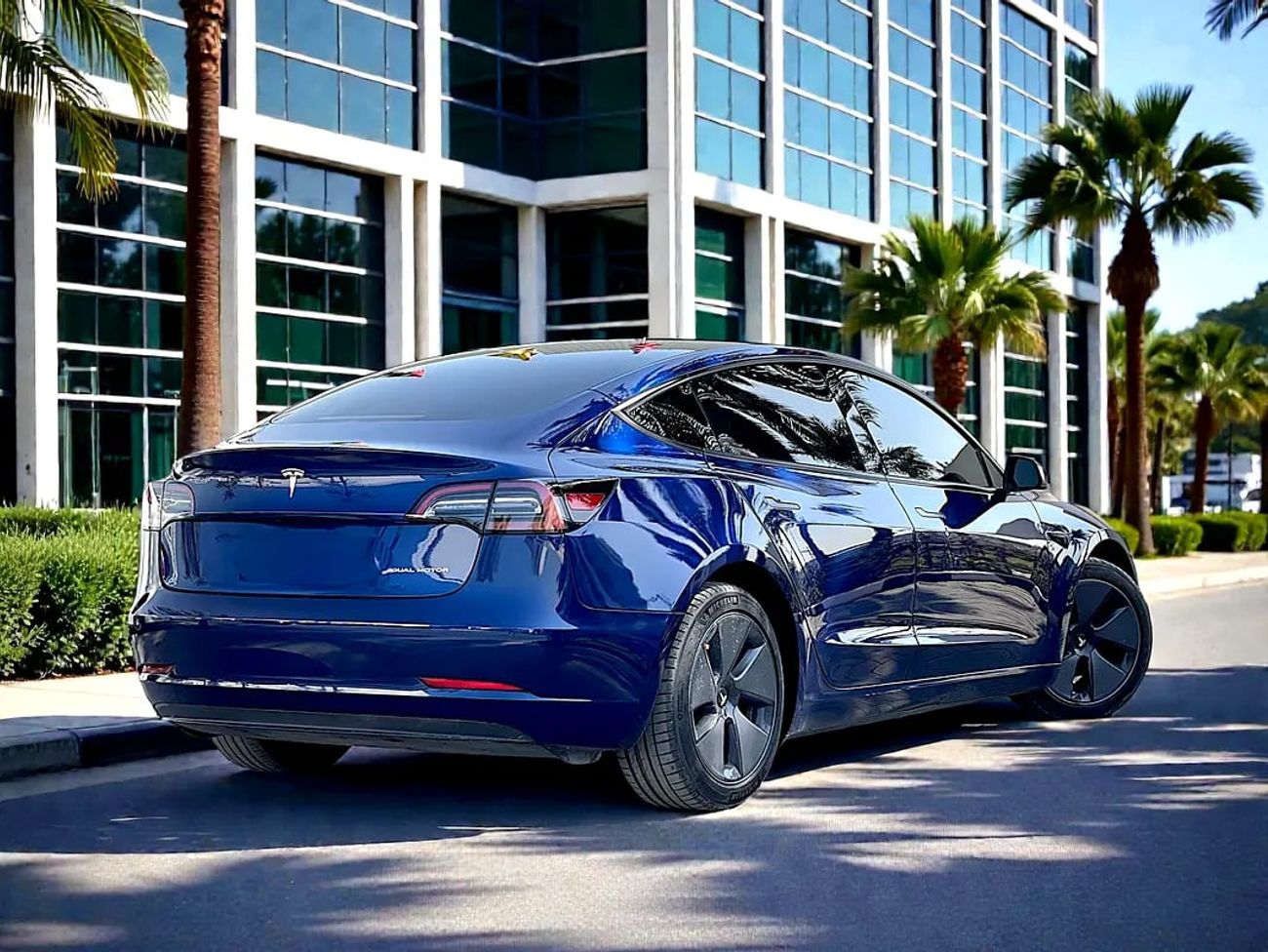 Tesla Model 3 Long Range (AWD) 1566 P.M | | | LONG RANGE | DUAL MOTOR | | GCC | WARRANTY
