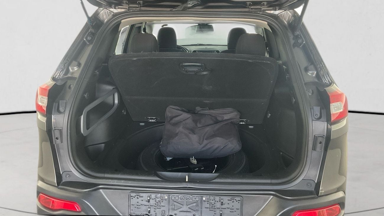 جيب شيروكي 3.2 SPORT X AUTO | شامل الضمان | 0 ﺪﻔﻋﺓ ﺃﻮﻟﻯ