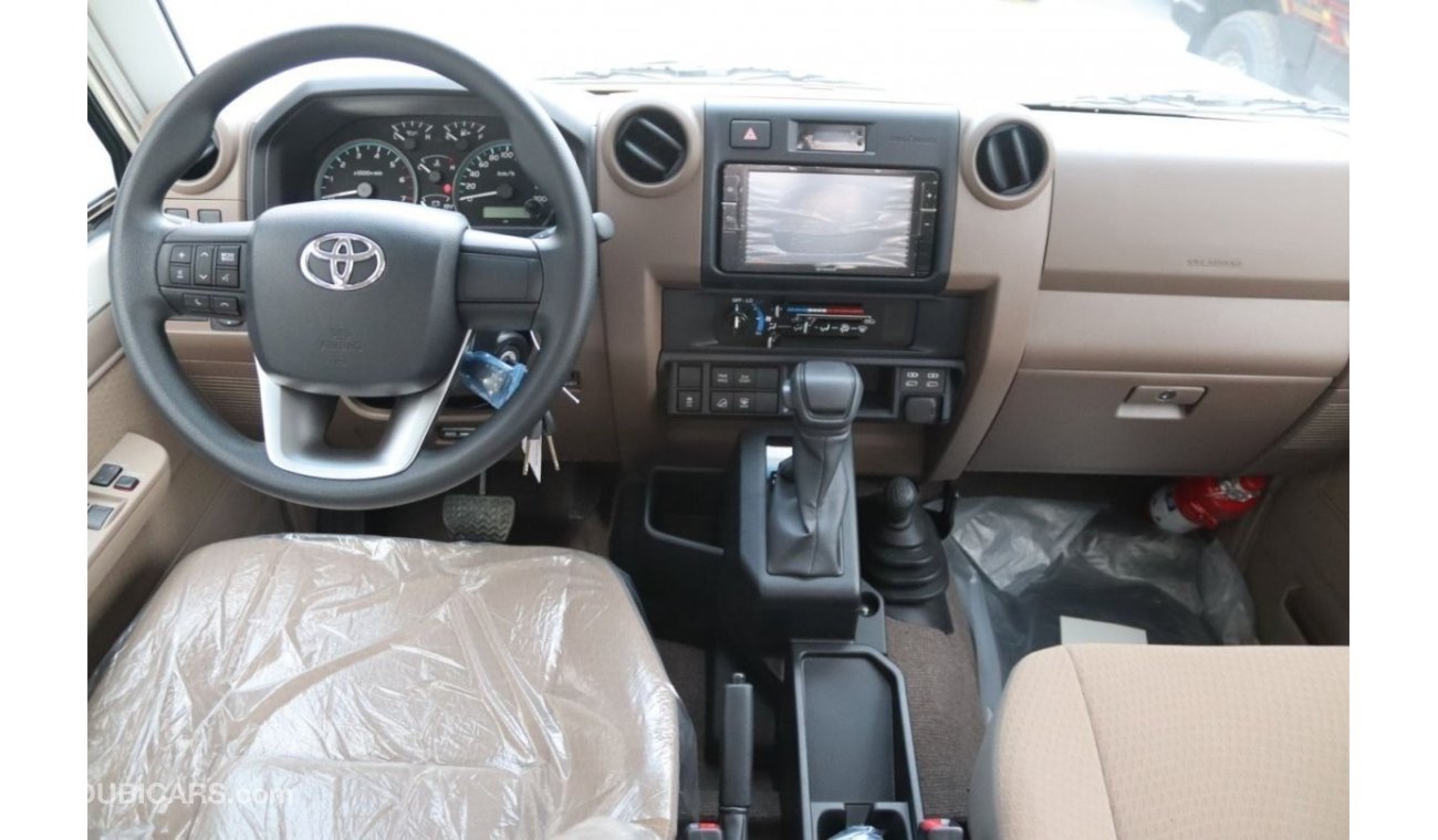Toyota Land Cruiser Hard Top 2024 TOYOTA LAND CRUISER GRJ 71 4.0 V6 PETROL AT* **التصدير فقط خارج الخليج**