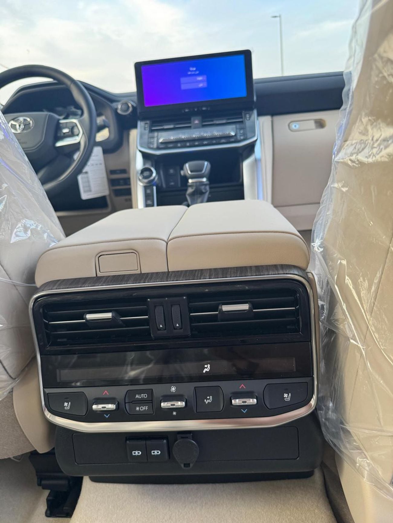 Toyota Land Cruiser TOYOTA LAND CRUISER VXR 4.0 2026 full  GCC Al Futtaim option  Black inside beige