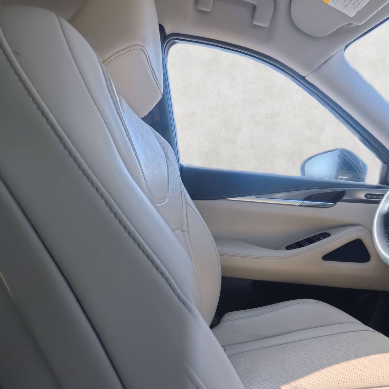 Infiniti QX60 LUXE 2.0