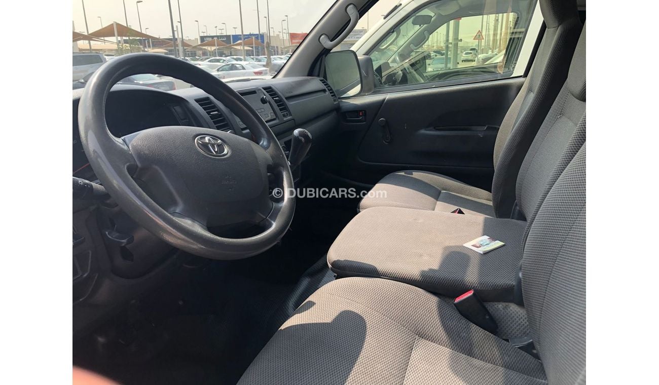 Toyota Hiace 2015. Free of accident