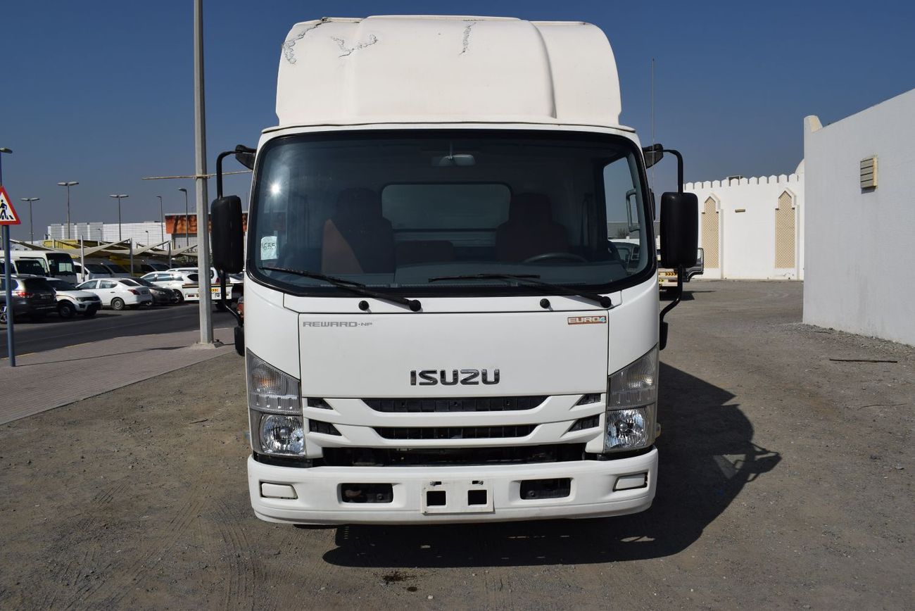 إيسوزو NPR Isuzu Npr Pick up with Box, model:2021. Excellent condition