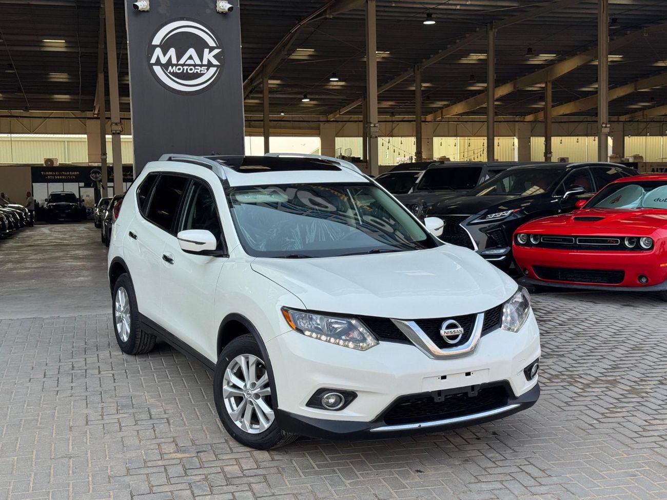 Nissan Rogue SV / V4 2.5L / PANORAMIC SUNROOF / BIG SCREEN / 4X4 / RIMS / IN PERFECT CONDITION