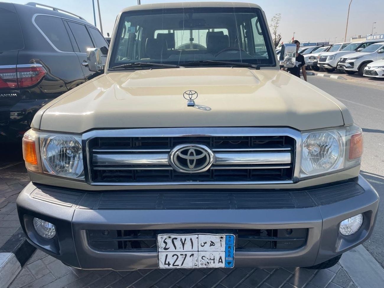 تويوتا لاند كروزر بيك آب Std 4.0L Double Cab Utility 4WD