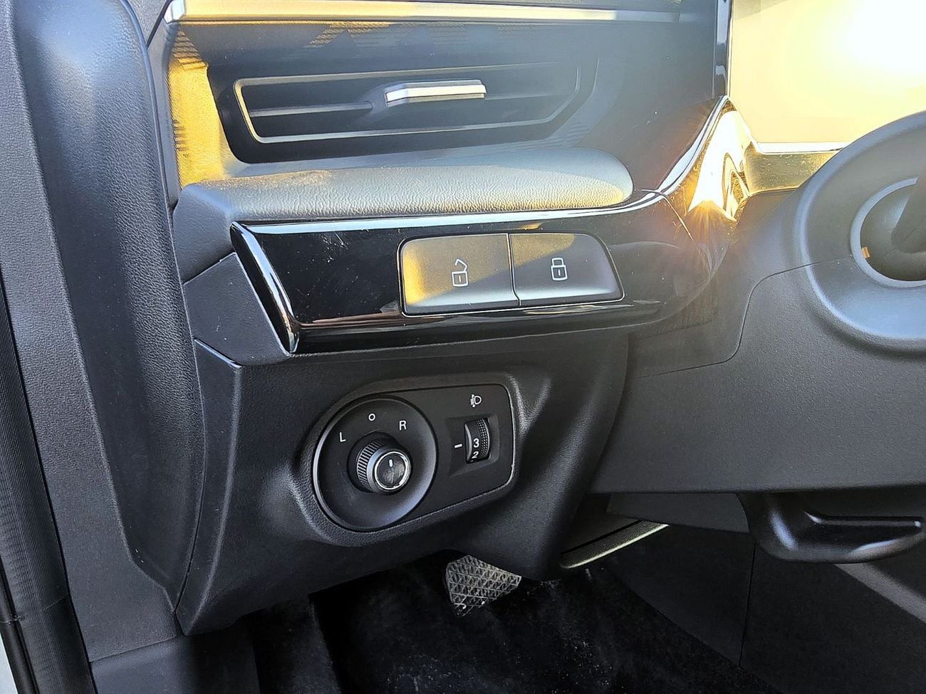MG 3 COMFORT MG 3 1.5L A/T FWD Hatchback 4Doors Silver Color 2025 Model