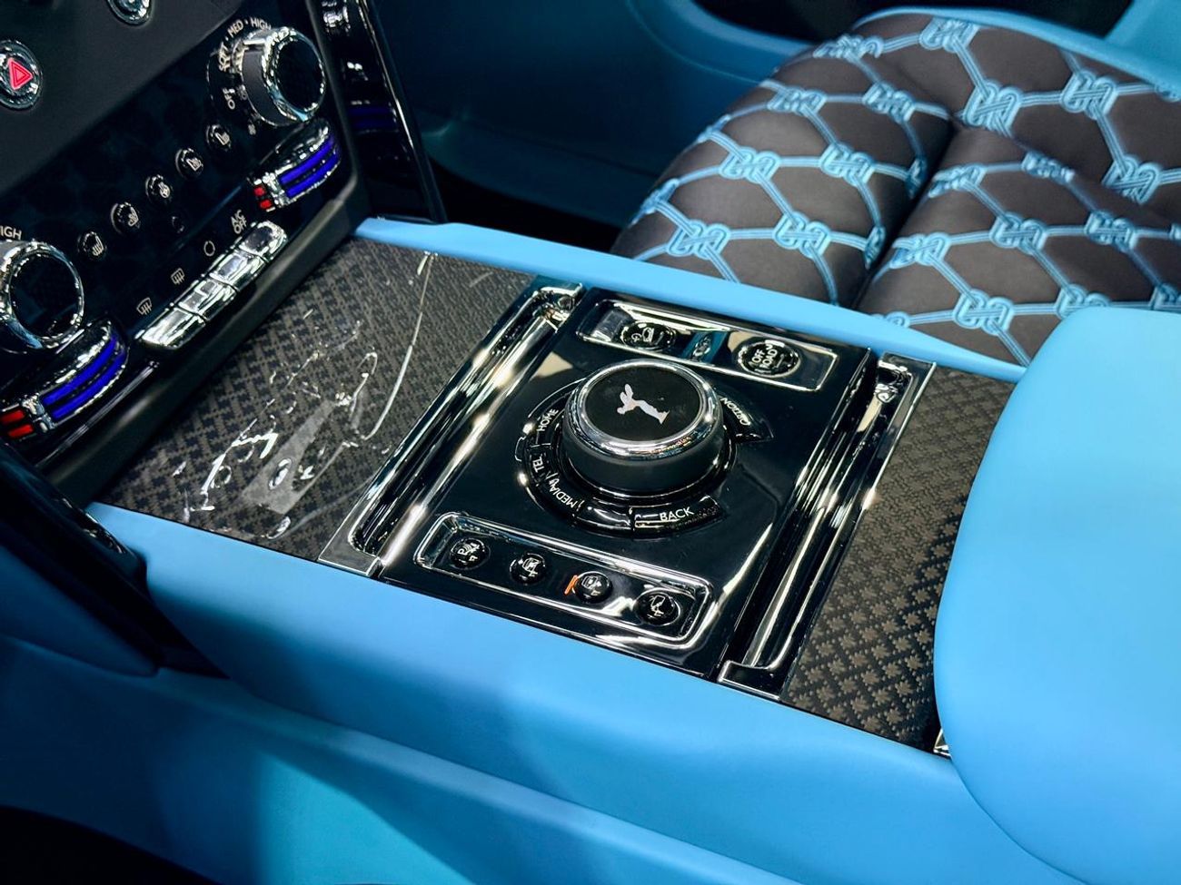 Rolls-Royce Cullinan Black Badge 2026 GUCCI Interior Brand New 0 KM