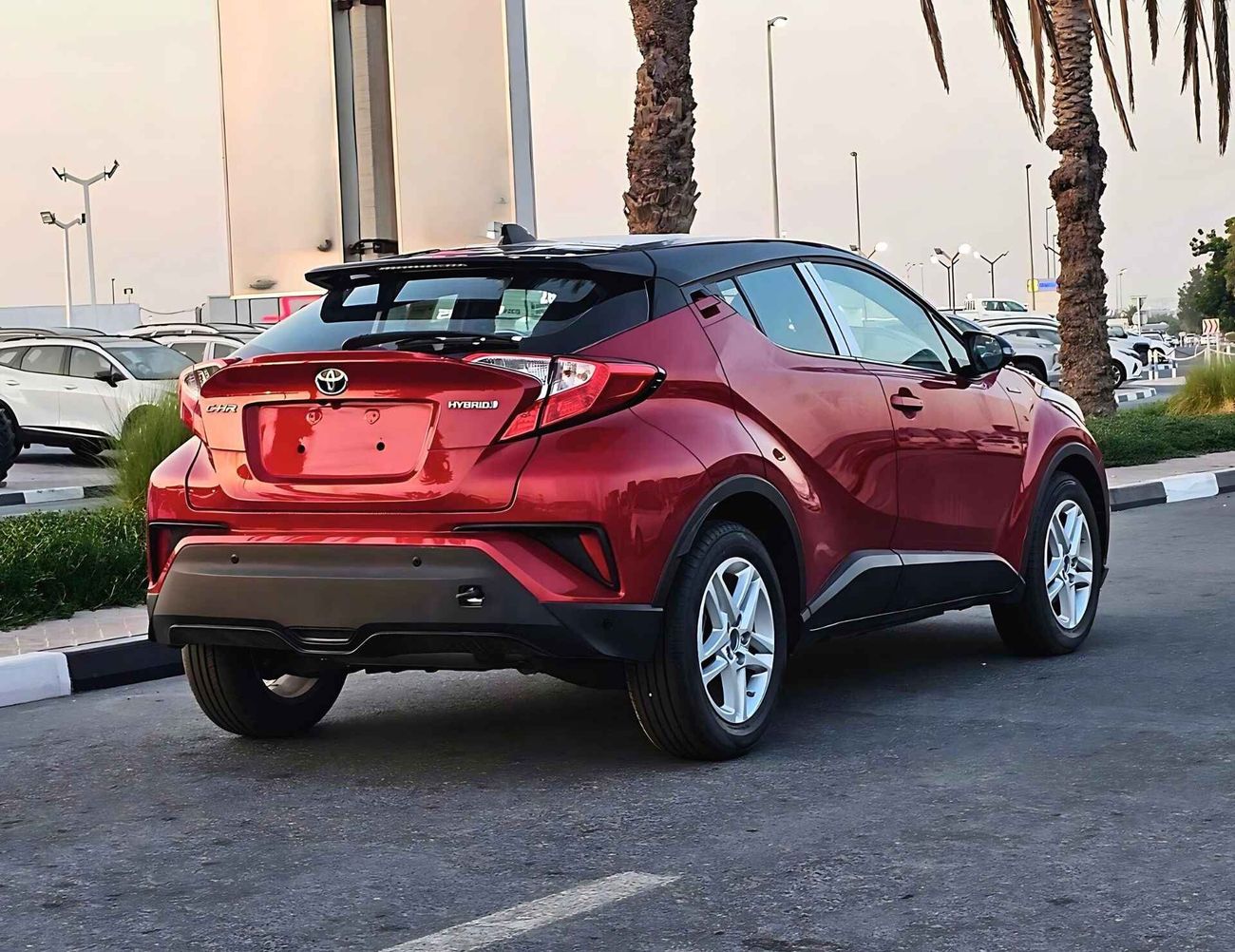 Toyota CHR LUXURY / 1.8L HYBRID / PUSH START / LEATHER SEATS / FULL OPTION (CODE# 68017)