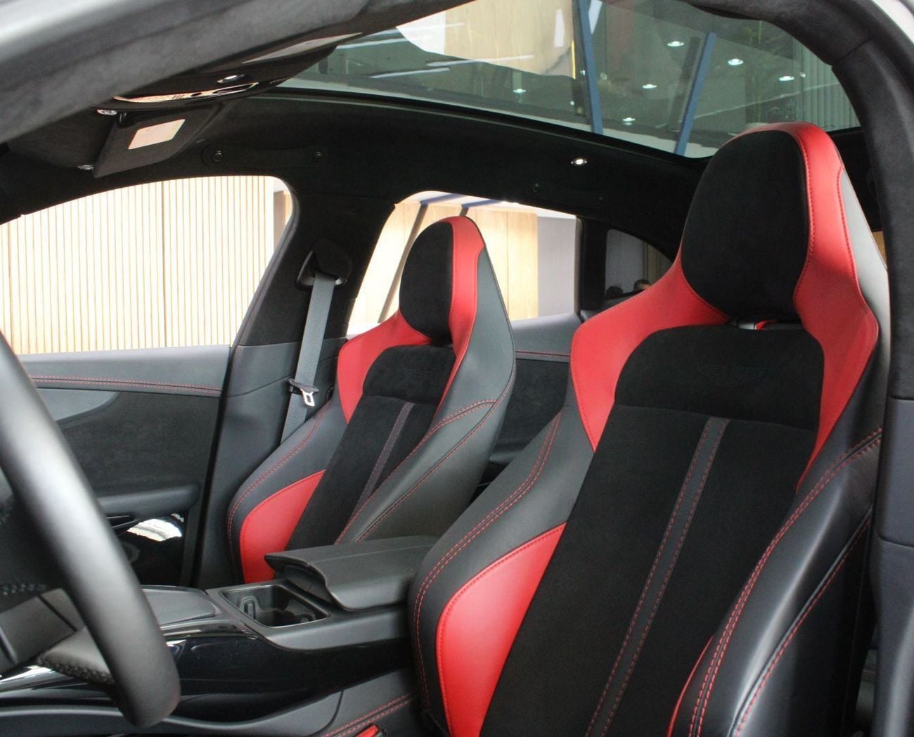 Aston Martin DBX STD DBX 550 // Low Milage // No Accidents