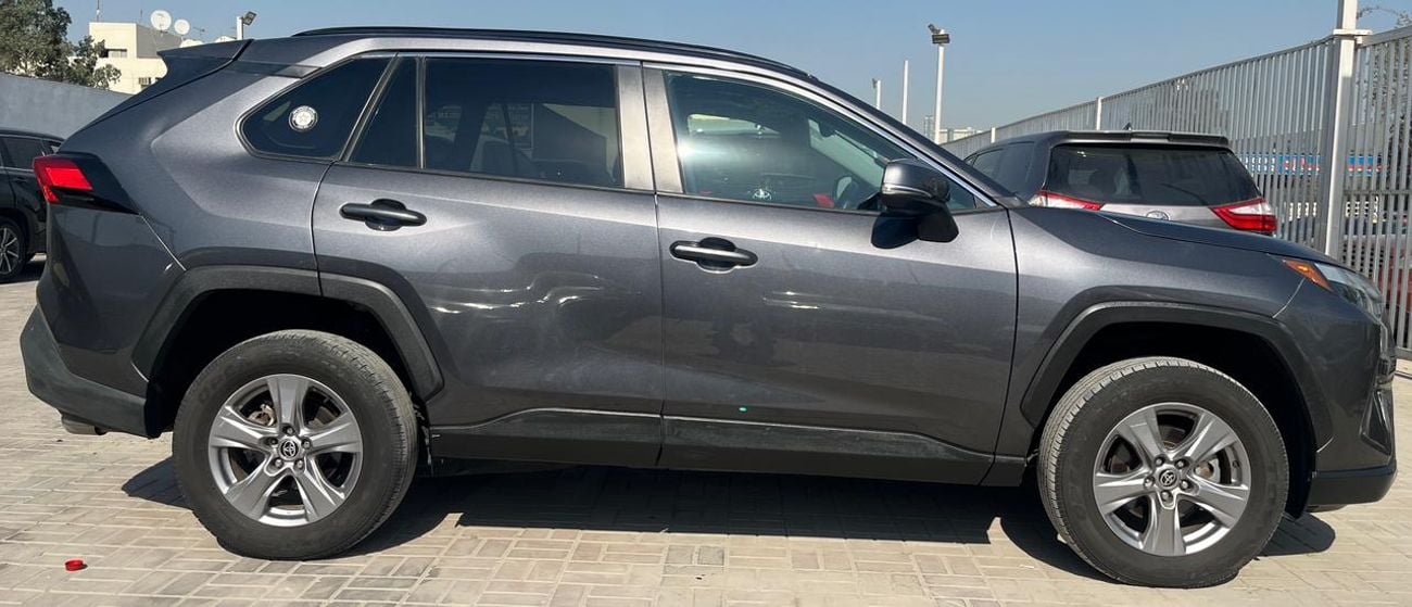 Toyota RAV4 2022  Toyota  Rav4 XLE 4X4 AWD Push start Full Option