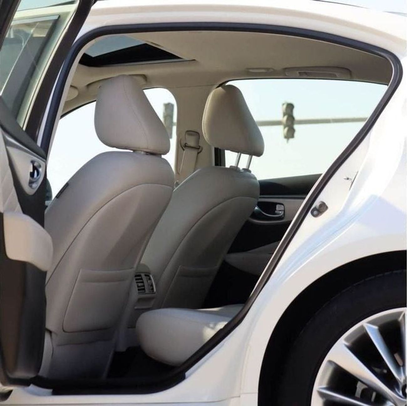 إنفينيتي Q50 إنفينيتي Q50 سبورت (V37) 2021، سيدان بأربعة أبواب، 3 لتر 6 أسطوانات بنزين، أوتوماتيكية، دفع خلفي