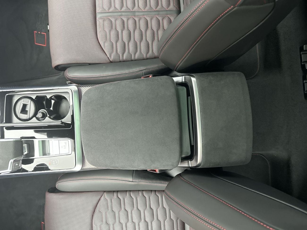 أودي RSQ8 RS Q8 SUV Performance 640hp Carbon Edition (Ref# 23677)