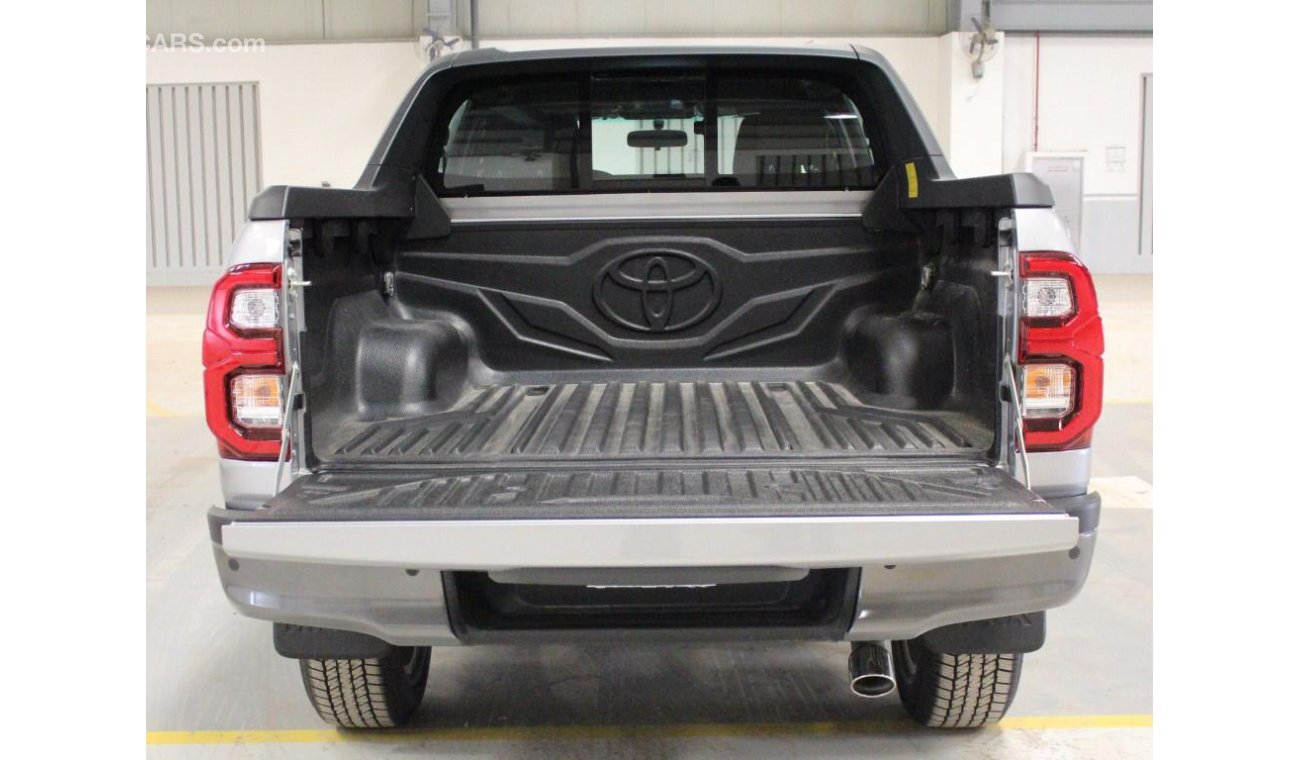 Toyota Hilux SR5 ADVENTURE 4.0L, Bumper, Grille, Overfender, Alloy Rims 18'', Deck Bar, Bed Liner, DVD+Sensors