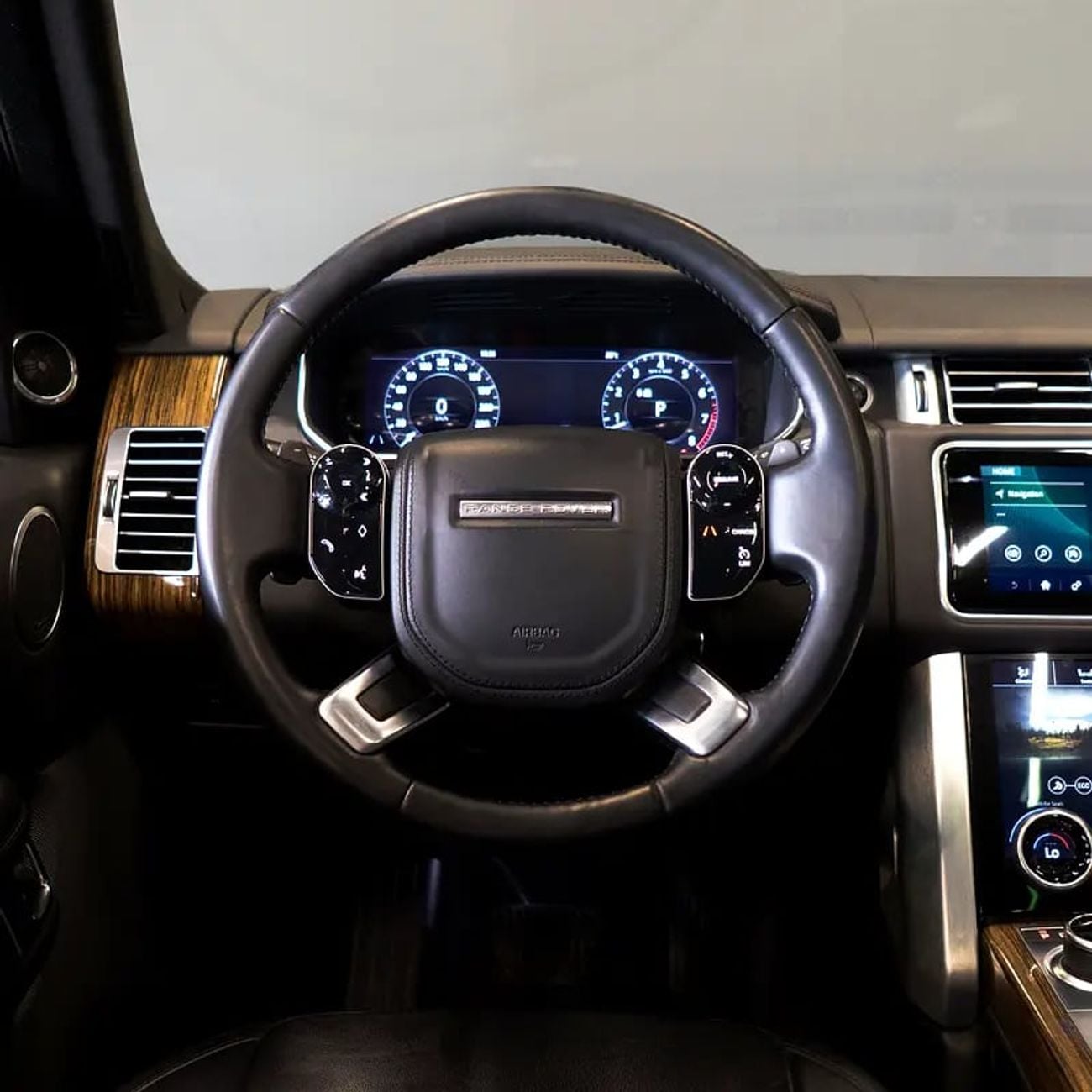 لاند روفر رينج روفر Vogue SE 5.0L 2,682 pm • 0% Downpayment • Vogue SE • 1 Year Warranty