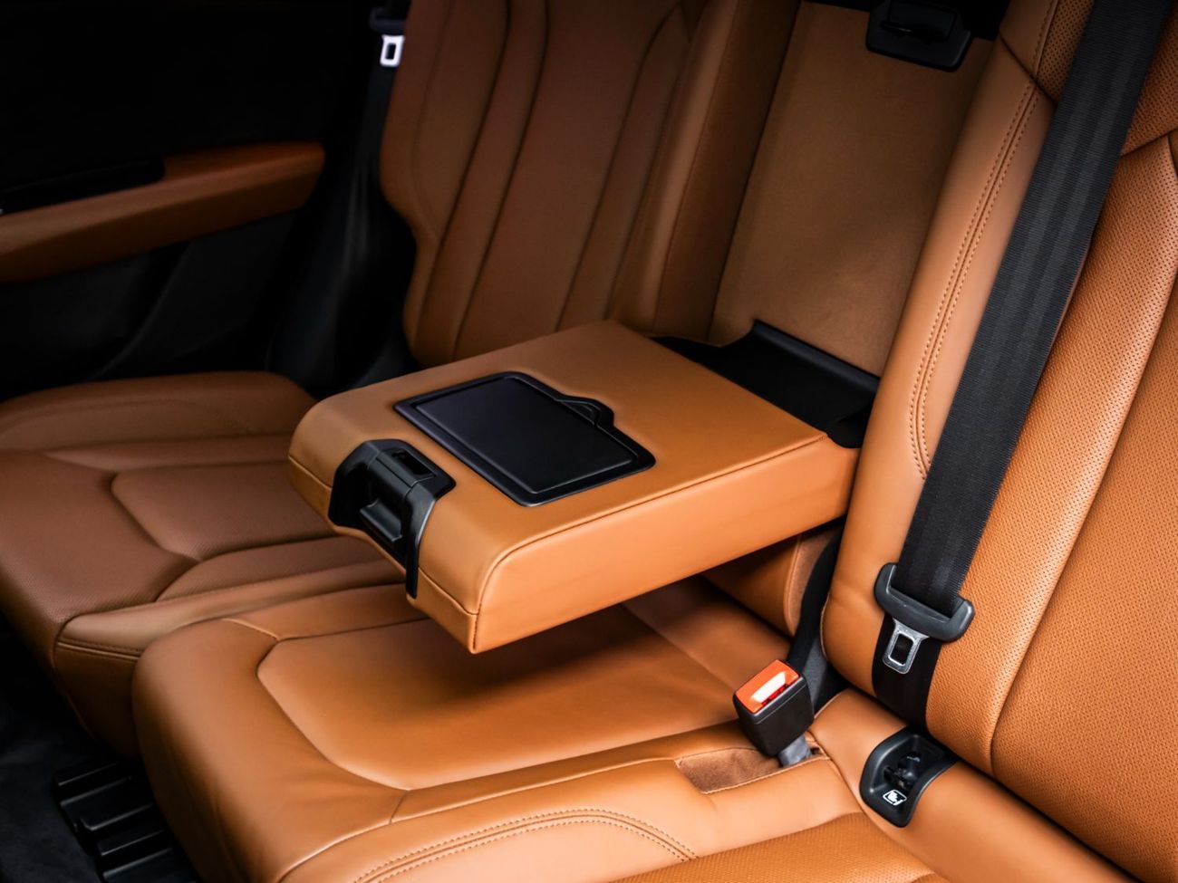 Audi Q8 55 TFSI quattro 3.0L 2021 Audi Q8 55 TFSI, 2026 Audi Warranty + Service Contract, Low KMs, GCC