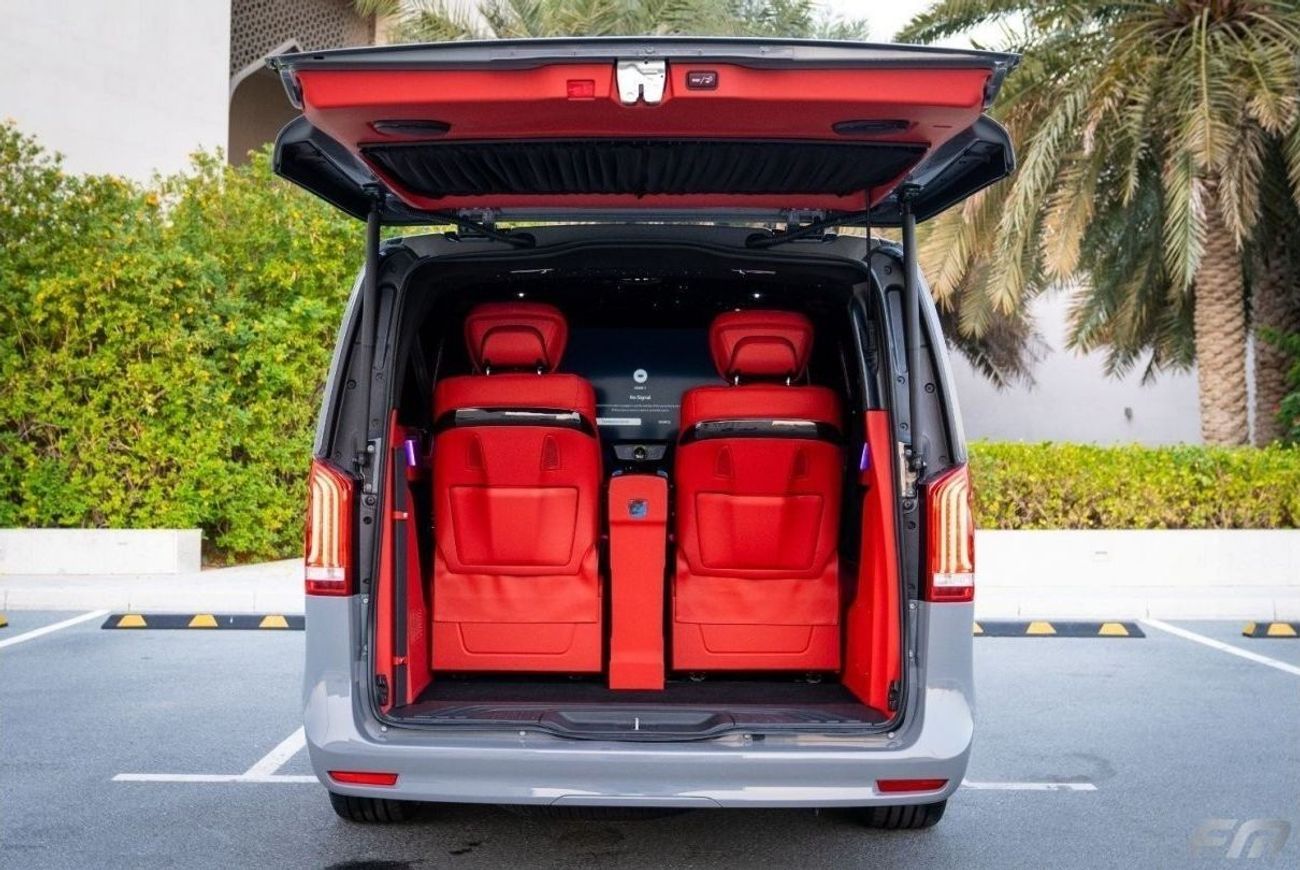 Mercedes-Benz V 250 VIP BUSINESS VAN –  FULL LUXURY OPTION | BRAND NEW | GCC | 2023