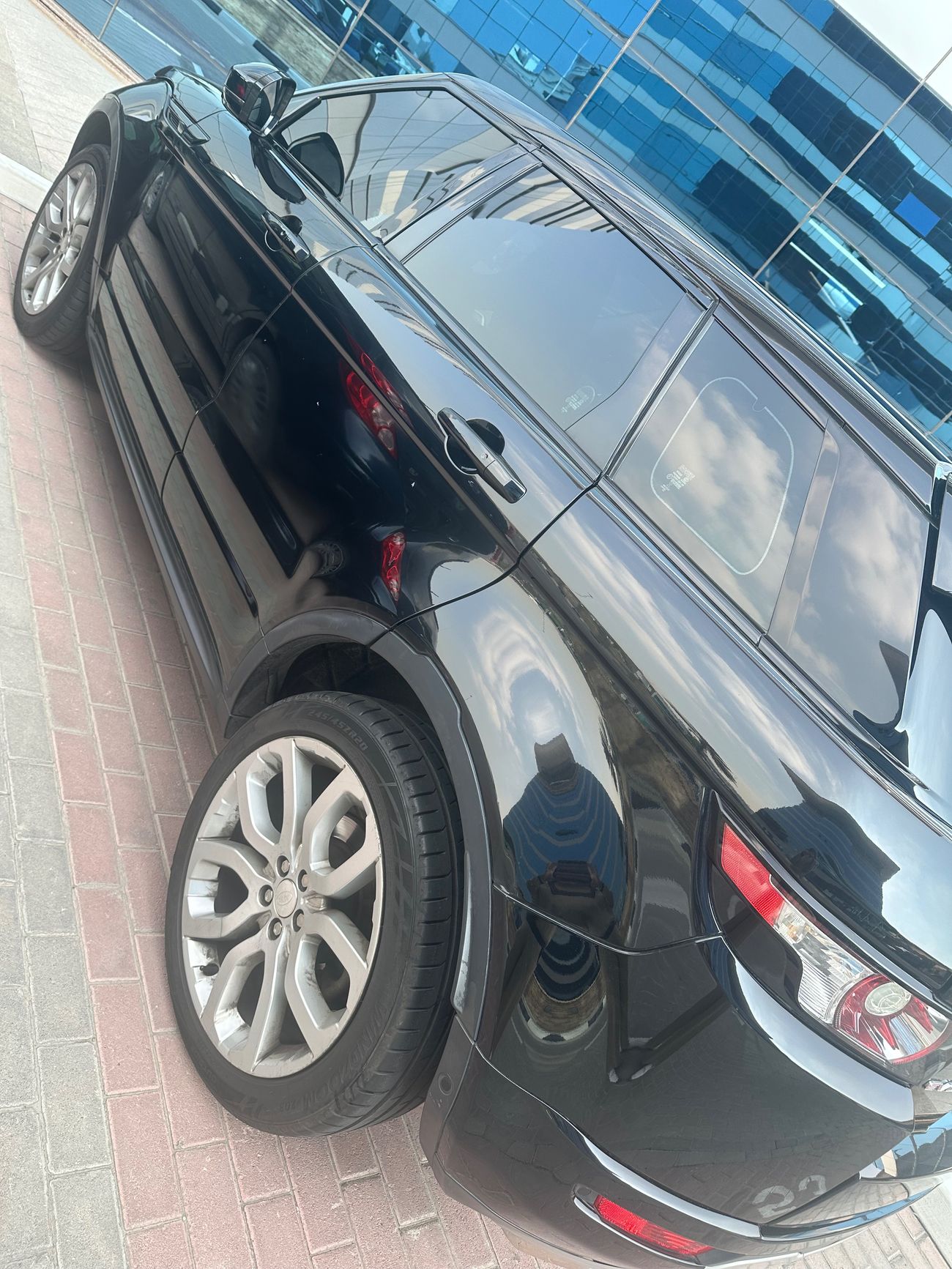 Land Rover Range Rover Evoque SE 2.0L SUV (5 Door)