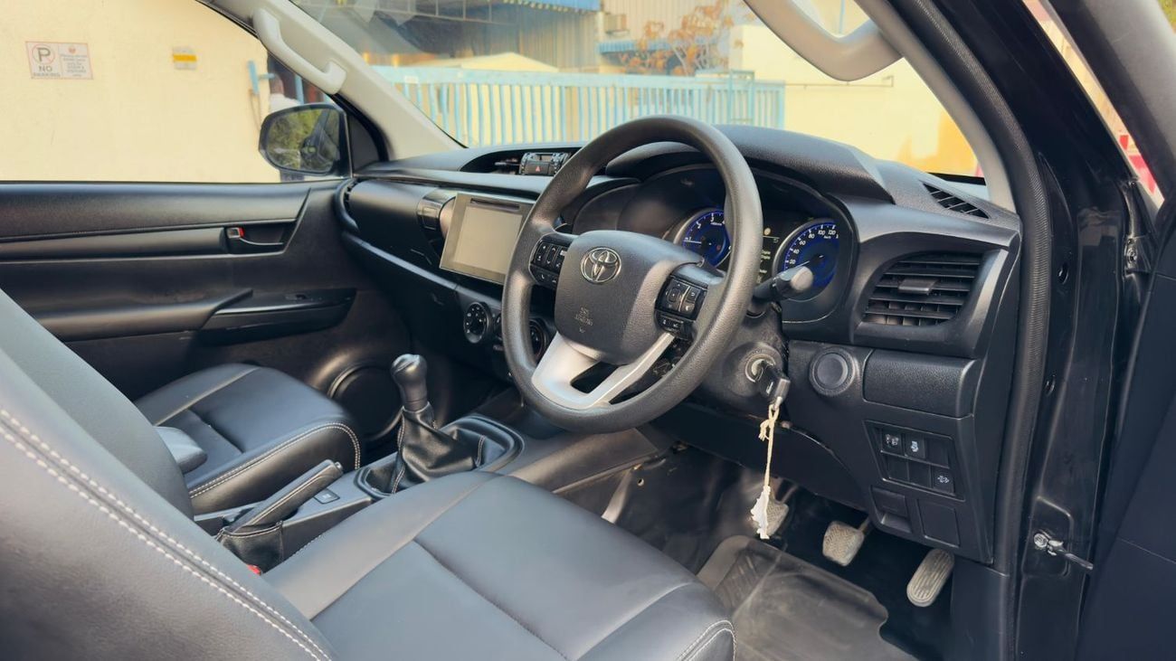 Toyota Hilux SINGLE CABIN | 4X4 SPORTS BAR | 2.8 DIESEL ENGINE | MANUAL TRANSMISSION | AIR SNORKEL