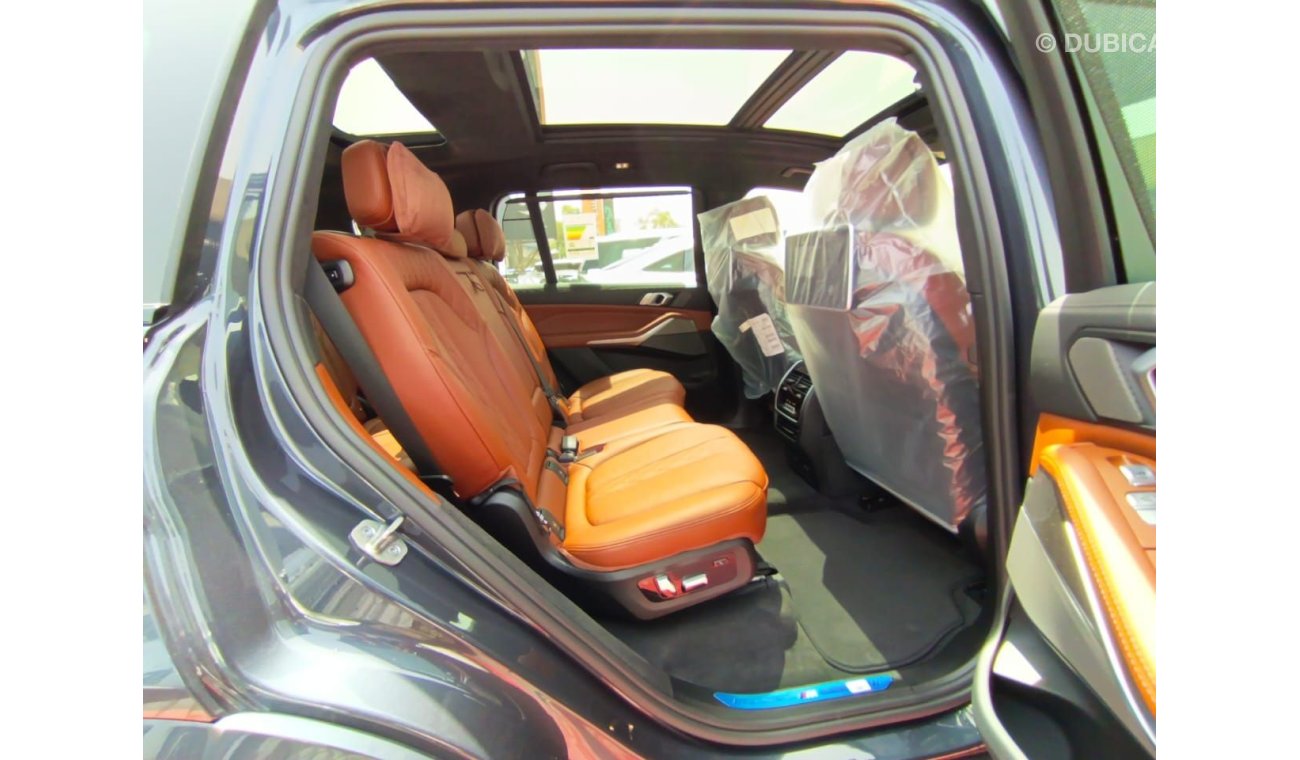 بي أم دبليو X7 M50i