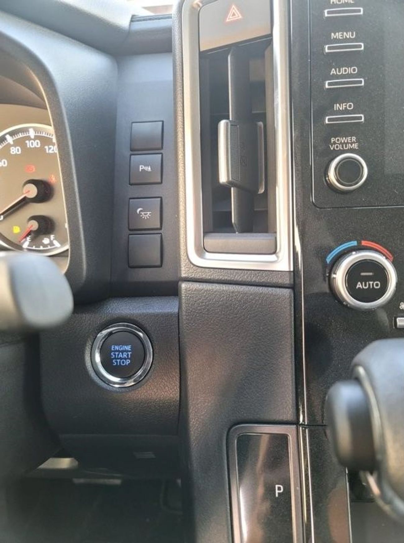 تويوتا جرافينا 3.5L PETROL AUTOMATIC 2025