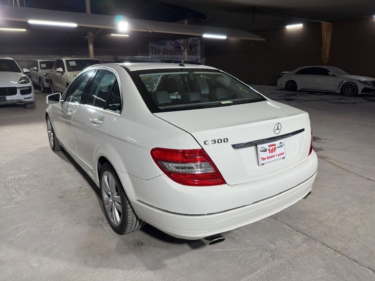 مرسيدس بنز C 300 MERCEDES C-CLASS C300 2010 3.0L | FULL SERVICE HISTORY | TWO KEYS | BLACK LEATHER INTERIOR