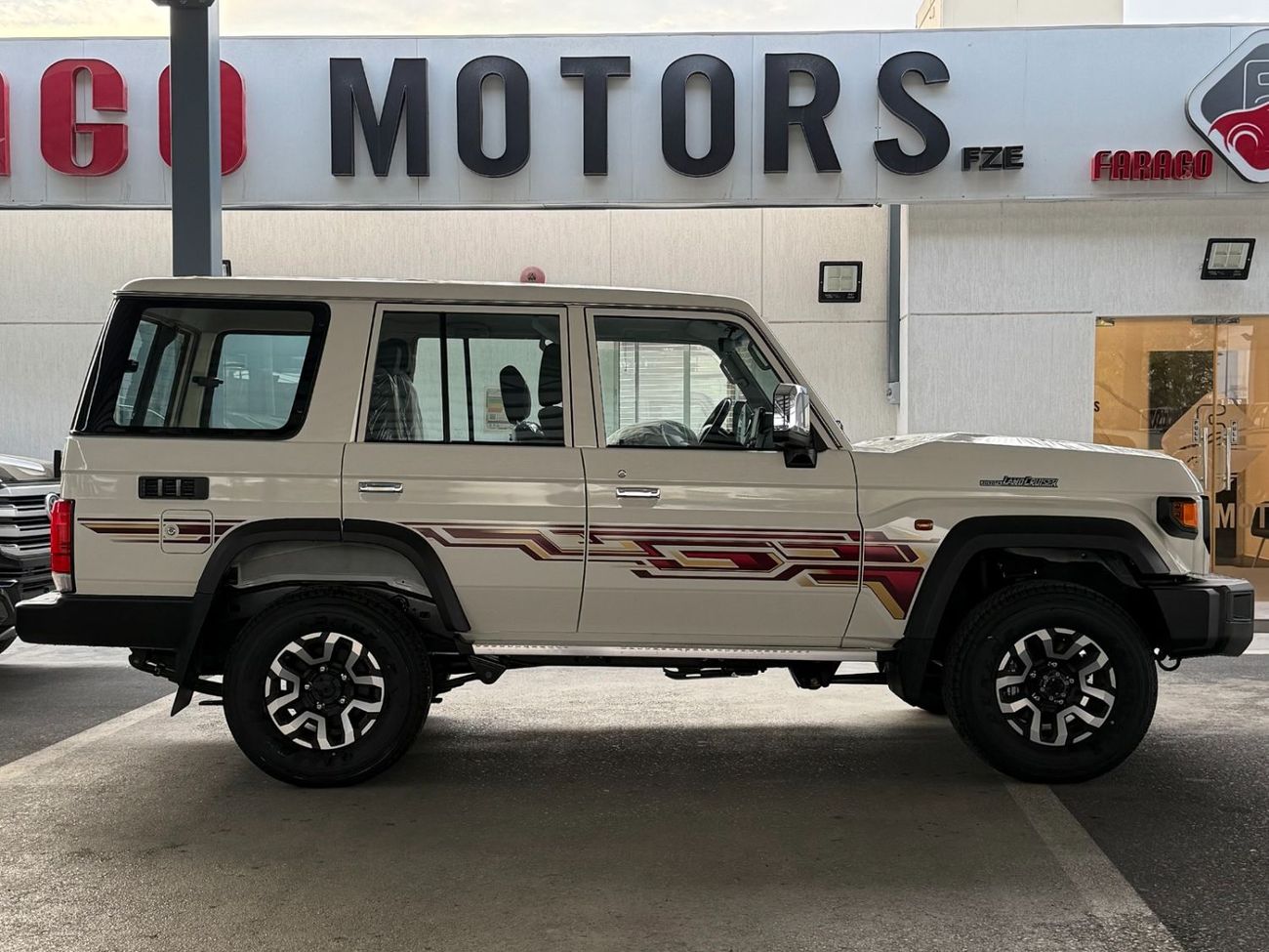 Toyota Land Cruiser 70 GDJ 76 2.8 DIESEL M/T **التصدير فقط خارج الخليج***