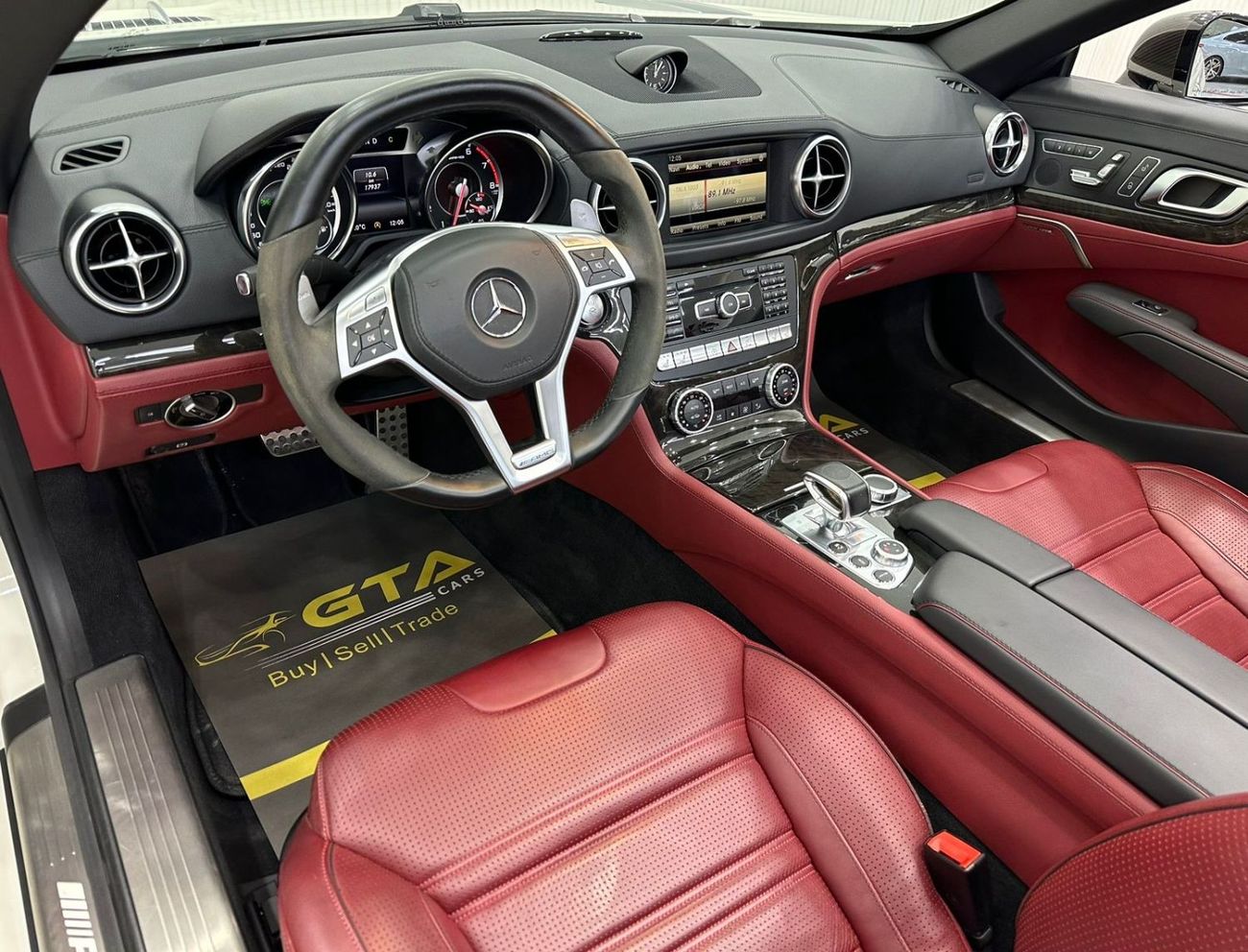 Mercedes-Benz SL 63 AMG Std 2015 Mercedes SL63, Full Gargash Service History, GCC