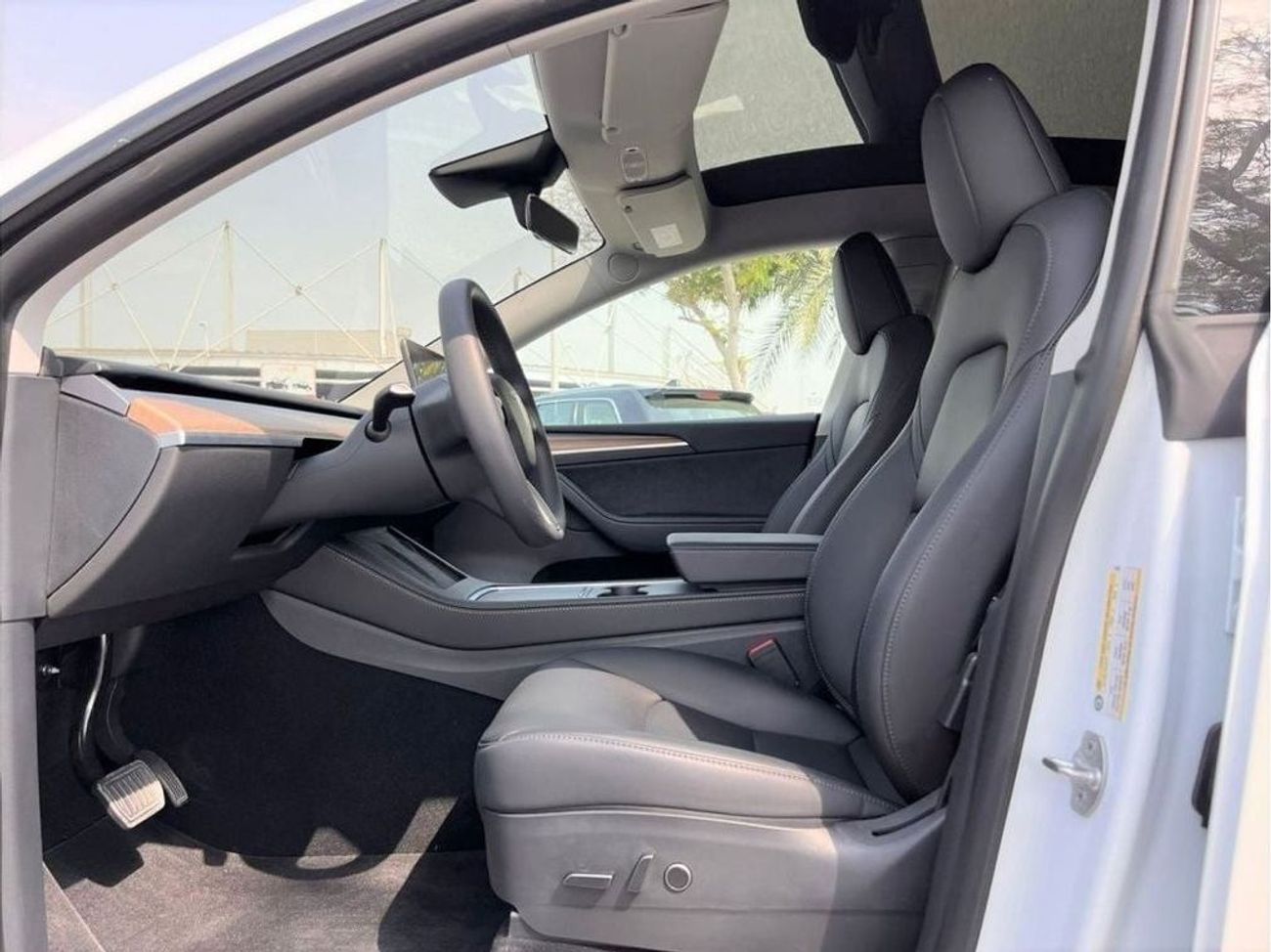 Tesla Model Y TESLA MODEL Y LONG RANGE DUAL MOTORS 4WD 2022 GCC WITH TESLA WARRANTY IN MINT CONDITION