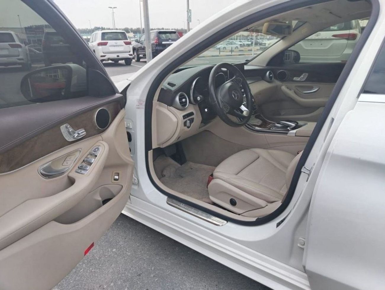 مرسيدس بنز C 200 MERCEDES C200 V4 2016