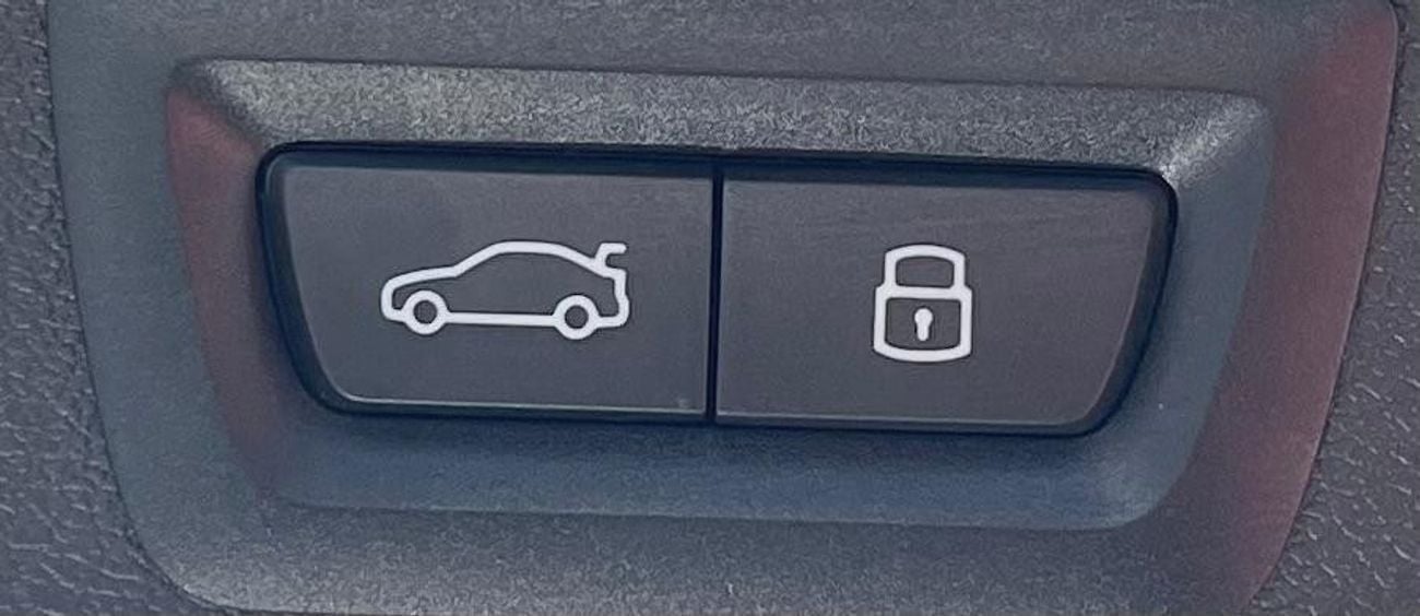 بي أم دبليو X6 M Std 4.4L 40i M Sport Under Warranty & Service 2025 GCC