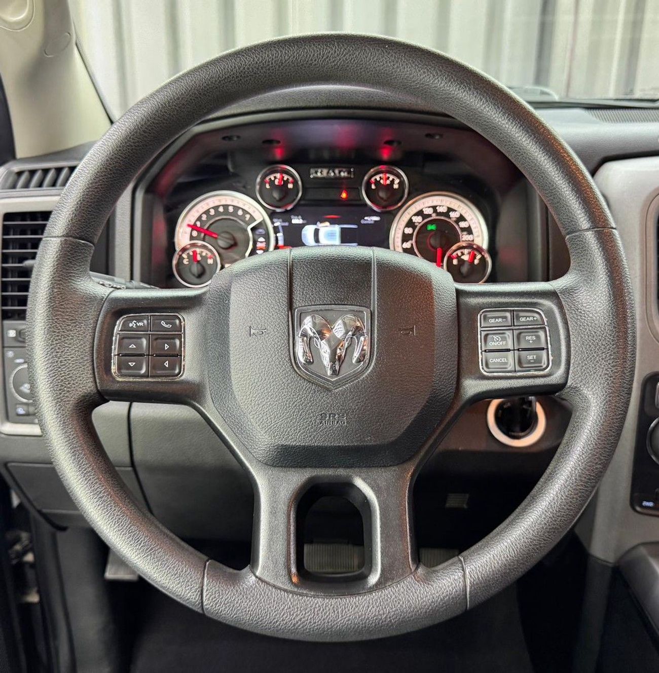 Dodge RAM 1500 Dodge RAM 1500  |  5.7 L HEMI V8 VVT | 8 Speed | GCC |
