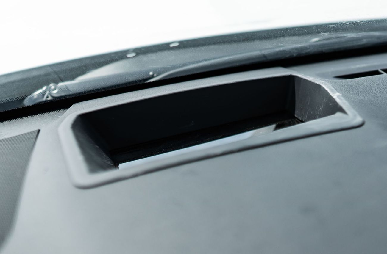 لكزس LX 700h 2025 Lexus LX700h Signature 3.5L AT Hybrid (White-Tan) 7 Seats