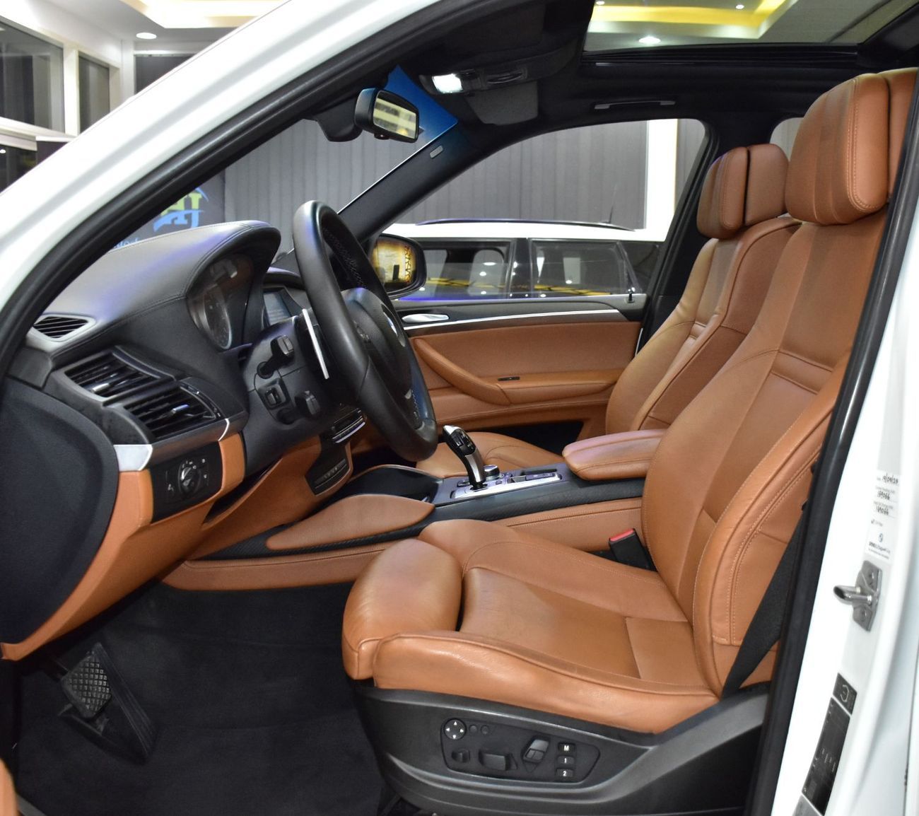 BMW X5M EXCELLENT DEAL for our BMW X5 M ( 2010 Model ) in White Color GCC Specs