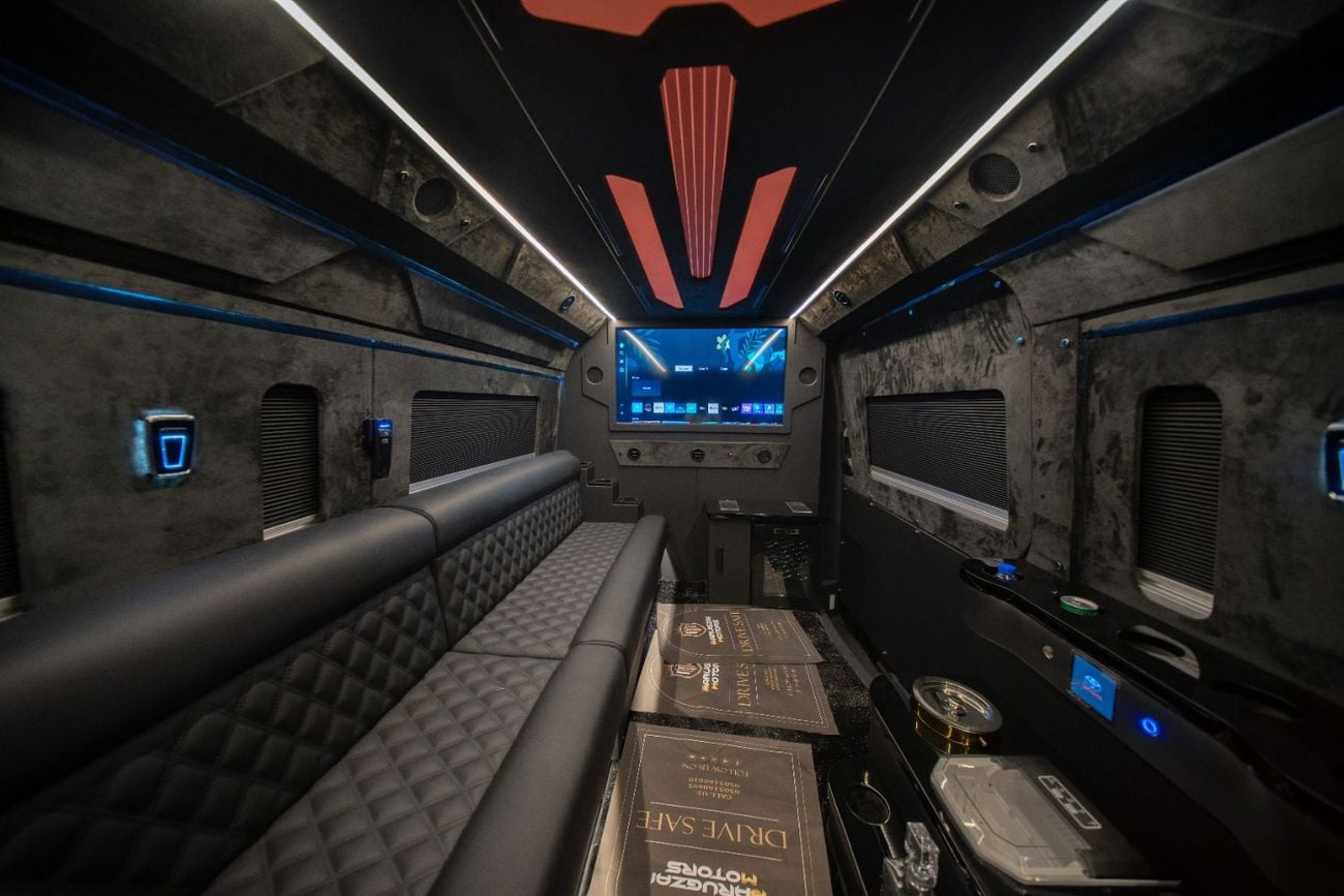 Toyota Hiace Party Van built by Barugzai