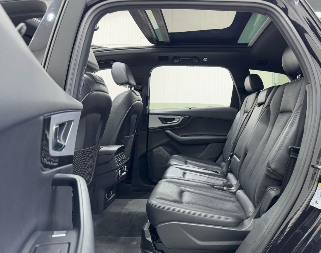 أودي Q7 55 TFSI quattro 3.0L 2019 Audi Q7 V6 55 TFSI Quattro, 1 Year Warranty, Agency Full Service History,