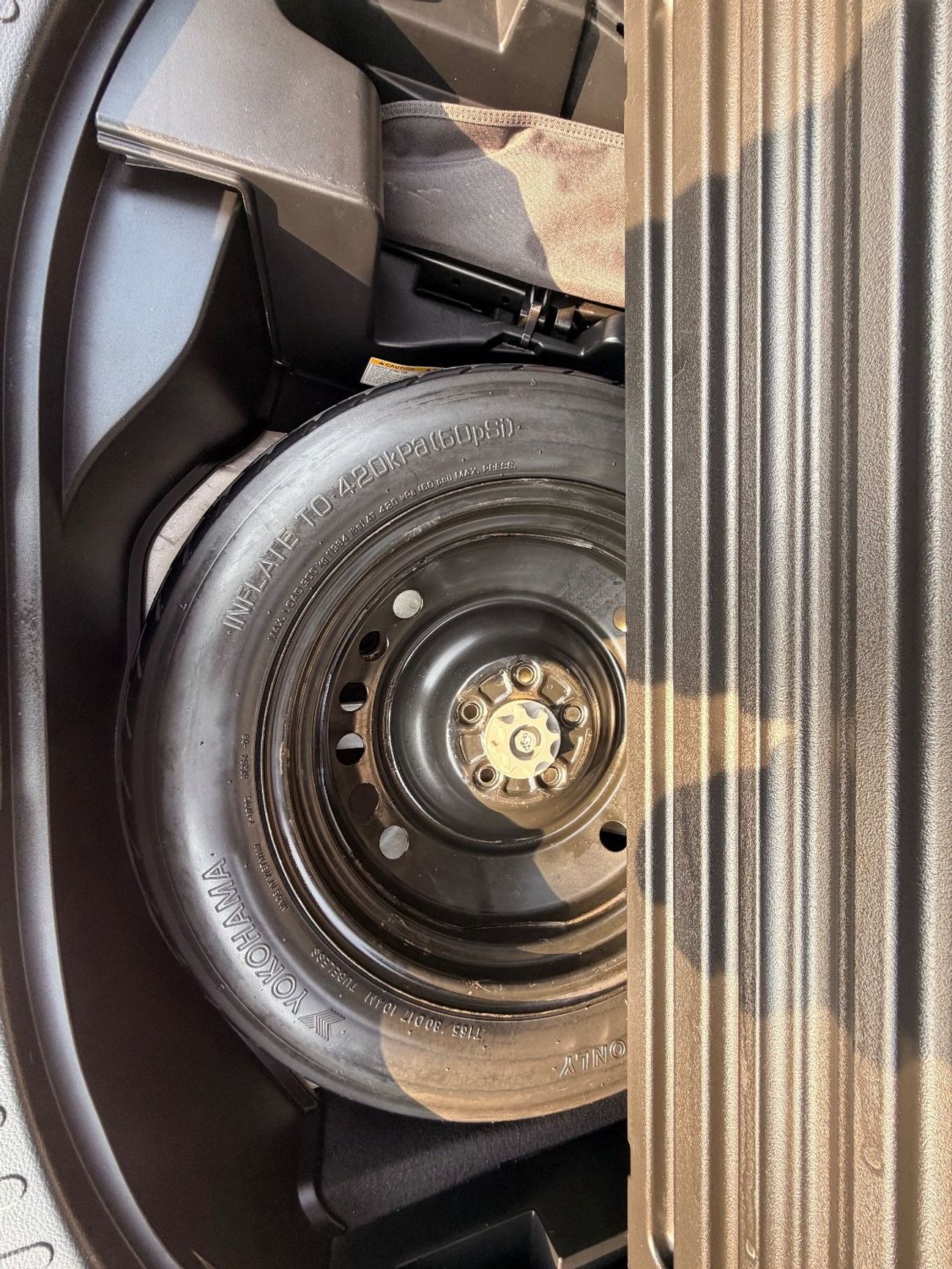 Toyota RAV4 XLE 2.5 L full option with sunroof, push start