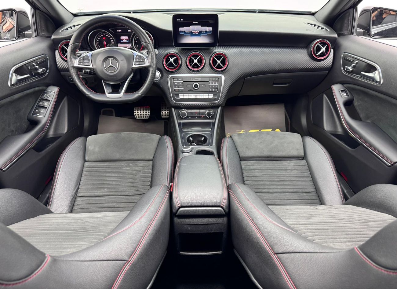 مرسيدس بنز A 250 std 2.0L (221 HP) 2018 Mercedes A250, Warranty, Full Service History, Excellent Condition, GCC