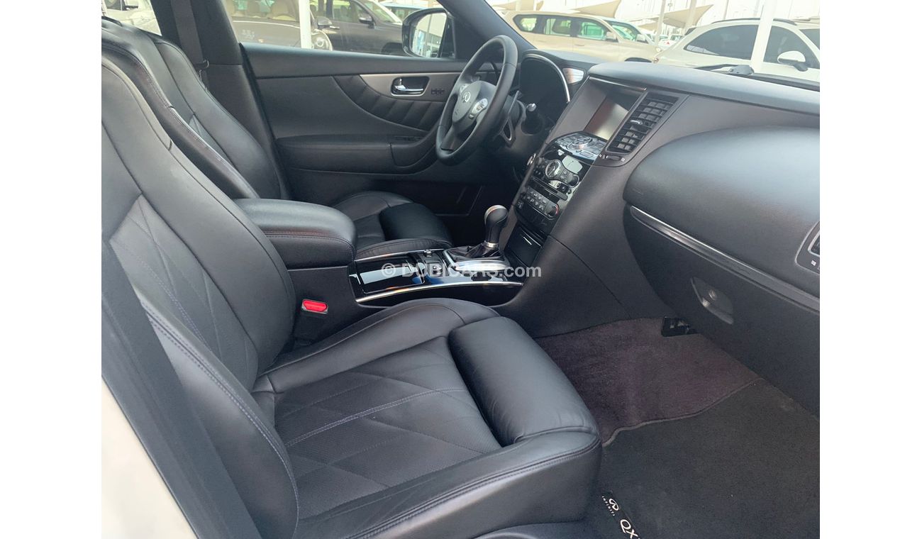إنفينيتي QX70 Infiniti QX70 S  2015