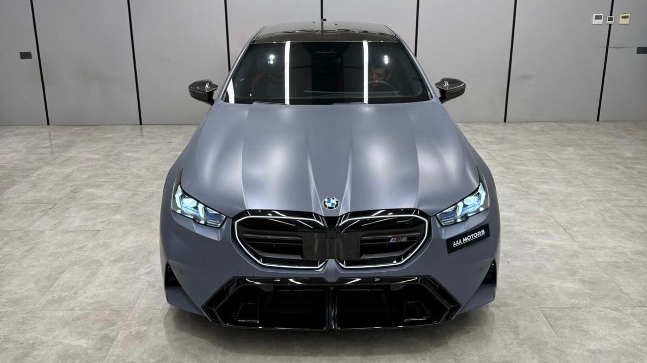 BMW M5 STANDARD AGMC DUBAI / 5 Years Warranty + Service Contract