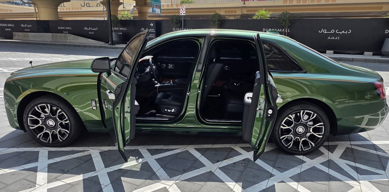 Rolls Royce Ghost BLACK BADGE 2023 GCC, Bespoke Audio, Starlight, Carbon Rims, Dealer Warranty & Service!